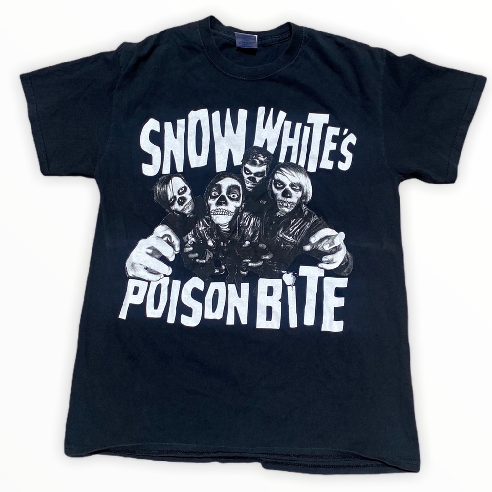 Snow Whites Poison Bite Band T-Shirt